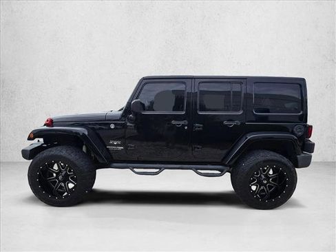 Used 2018 Jeep Wrangler Unlimited Sahara w/ Connectivity Group AWD/4WD image 8