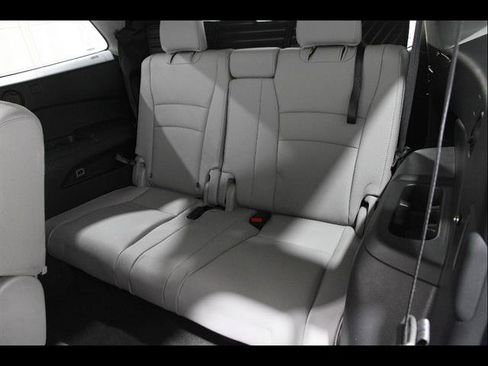 Used 2017 Honda Pilot EX-L image 18