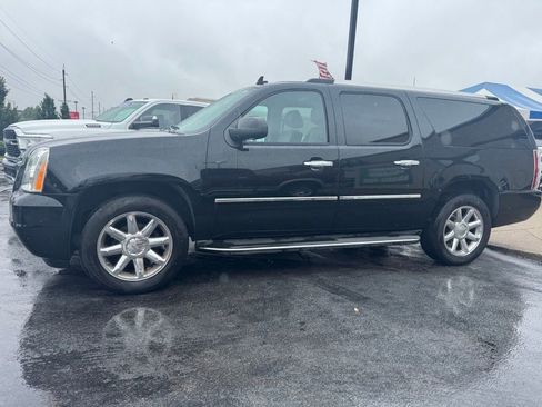 Used 2013 GMC Yukon XL Denali AWD/4WD image 2