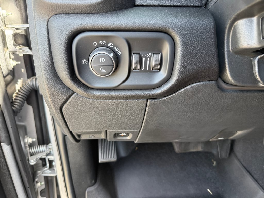 Used 2024 RAM 2500 Laramie w/ Safety Group AWD/4WD image 16