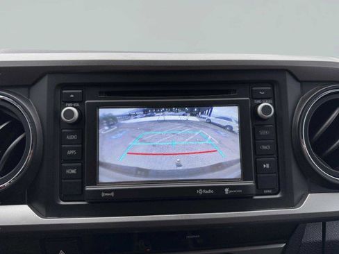 Used 2017 Toyota Tacoma SR5 image 31
