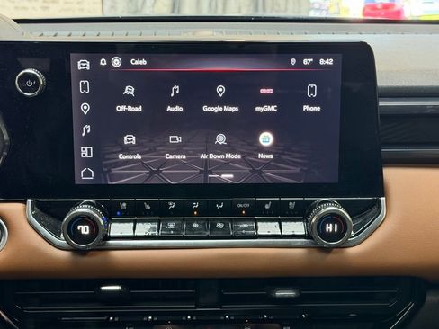 Used 2024 GMC Canyon AT4 w/ AT4 Premium Package image 15