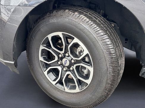 Used 2024 Ford Expedition XLT AWD/4WD image 5