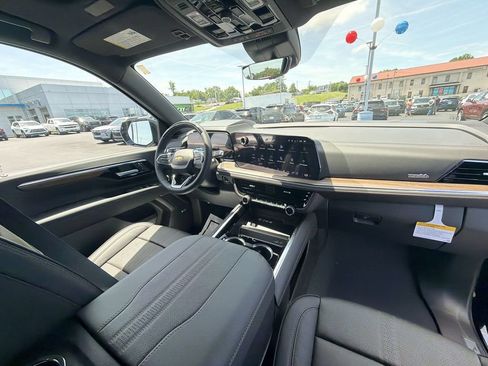 New 2026 Chevrolet Suburban High Country AWD/4WD image 10
