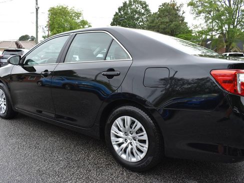 Used 2014 Toyota Camry FWD image 23