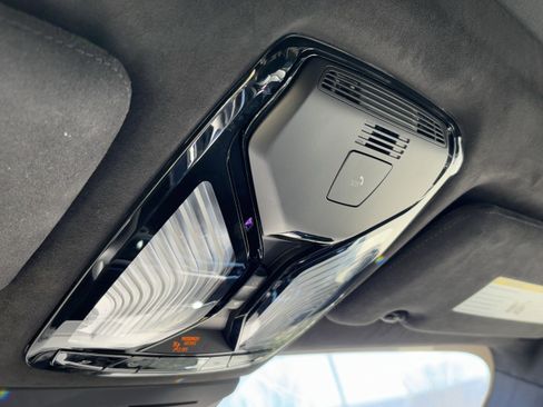 Certified 2025 BMW X7 xDrive40i w/ M Sport Package image 29