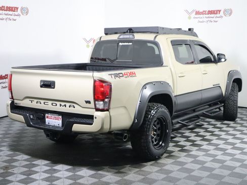 Used 2019 Toyota Tacoma TRD Off-Road w/ Technology Package AWD/4WD image 6
