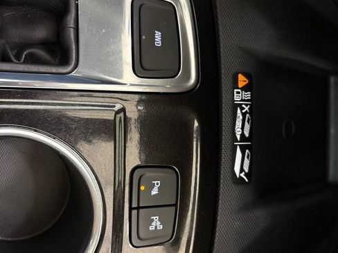 Used 2024 Chevrolet Equinox Premier AWD/4WD image 22