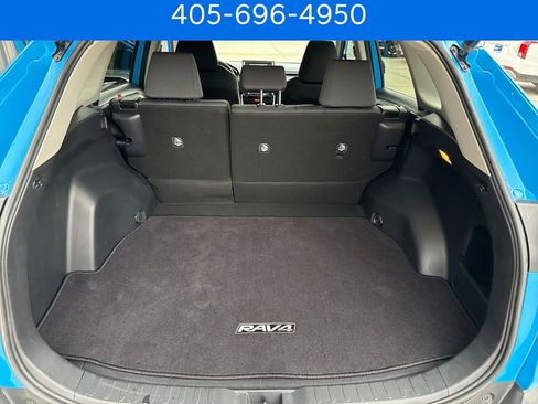 Used 2019 Toyota RAV4 XLE w/ Convenience Package FWD image 15