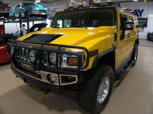 Used 2003 HUMMER H2 w/ Preferred Equipment Group image 1