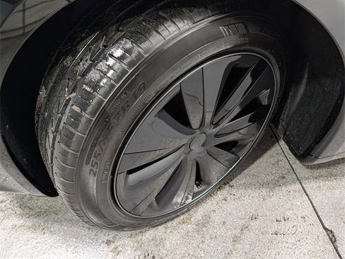 Used 2023 Tesla Model S Standard Range image 8