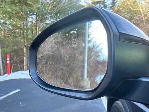 Used 2025 Toyota Prius LE image 25