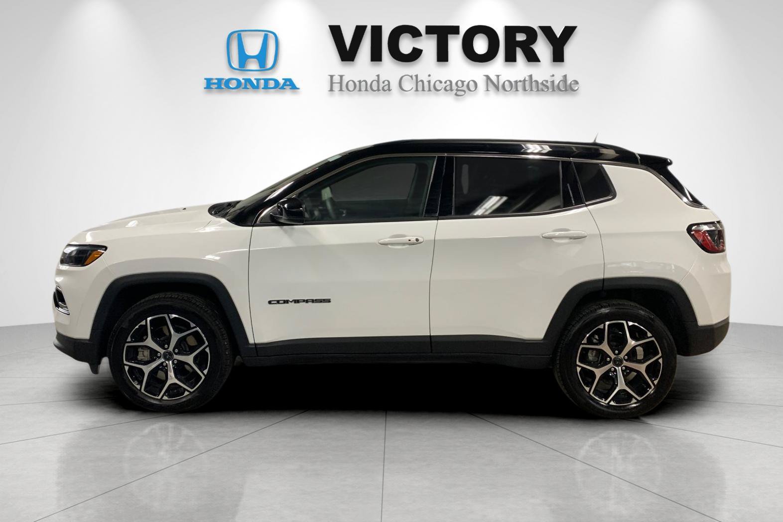 Used 2025 Jeep Compass Limited AWD/4WD image 6