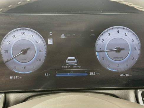 Used 2025 Hyundai Elantra SEL FWD image 19