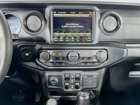 Used 2023 Jeep Wrangler Unlimited Sahara AWD/4WD image 13