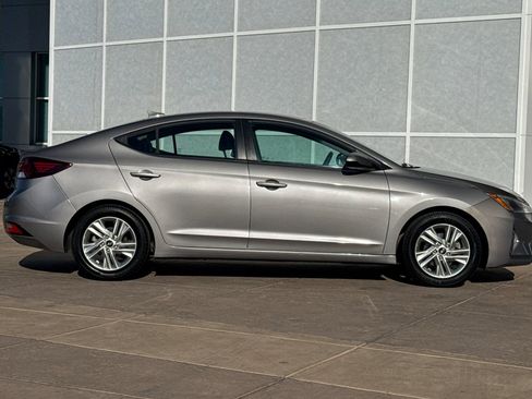 Used 2020 Hyundai Elantra SEL image 3