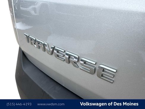 Used 2021 Chevrolet Traverse LT image 6