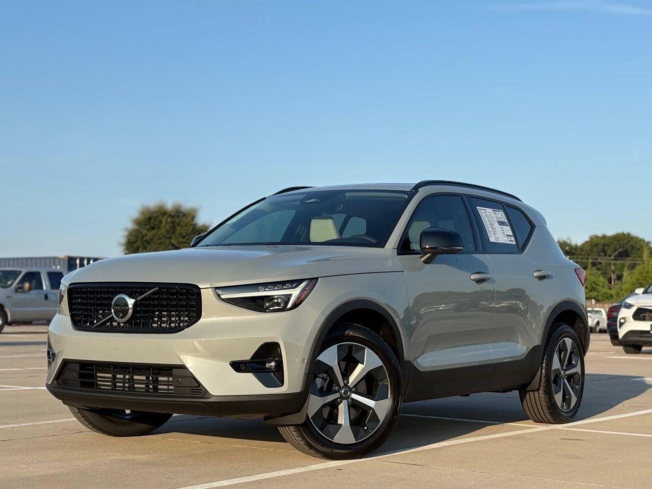 New 2026 Volvo XC40 B5 Plus w/ Protection Package Premier AWD/4WD image 2