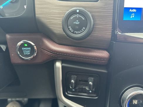 Used 2023 Ford Expedition Limited image 20