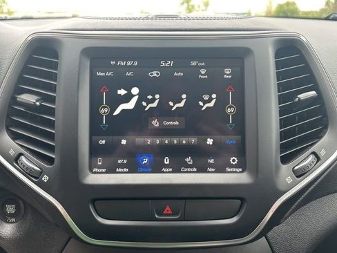 Used 2022 Jeep Cherokee Latitude Lux w/ Sun & Sound Group AWD/4WD image 23