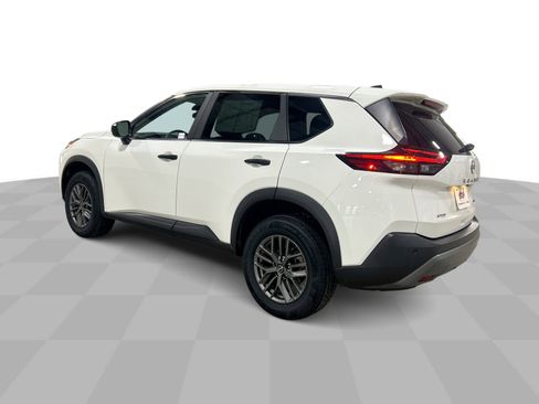 Used 2023 Nissan Rogue S AWD/4WD image 7