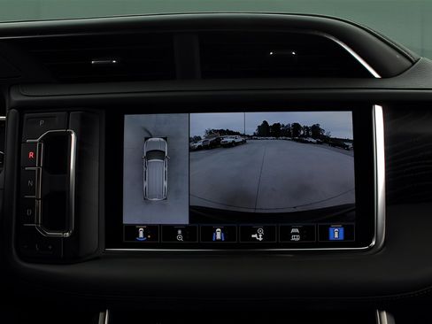 Used 2021 GMC Yukon XL Denali w/ Advanced Technology Package image 23