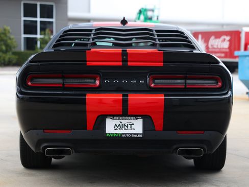 Used 2021 Dodge Challenger R/T RWD image 11