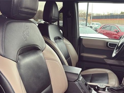 Used 2023 Ford Bronco Wildtrak image 31