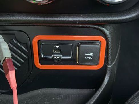 Used 2016 Jeep Renegade Sport w/ Power & Air Group FWD image 21