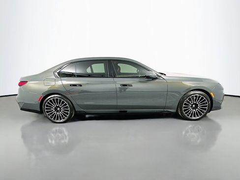 Certified 2025 BMW 740i 740i w/ Executive Package image 4