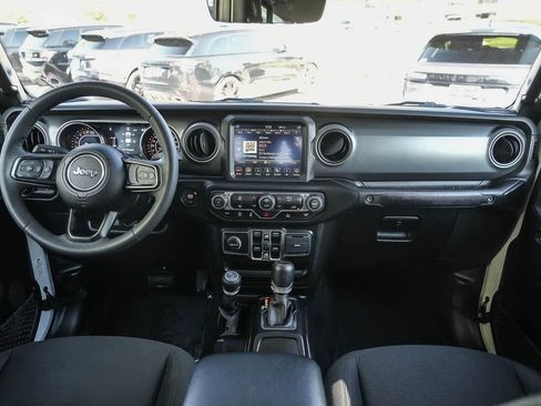 Used 2023 Jeep Gladiator Sport AWD/4WD image 12