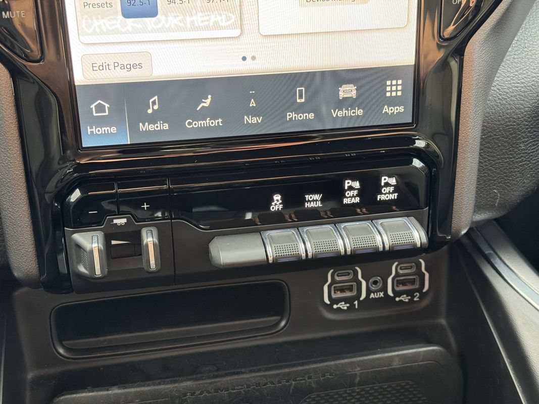 Used 2023 RAM 1500 Laramie AWD/4WD image 17