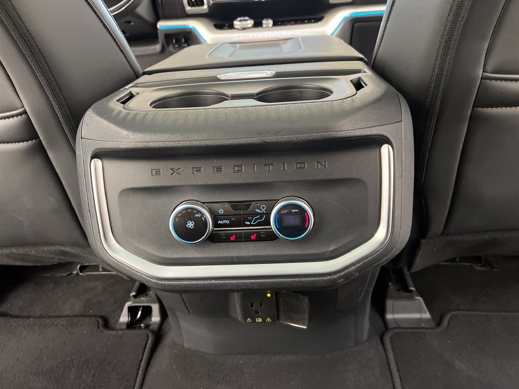 Used 2025 Ford Expedition Max Platinum AWD/4WD image 28