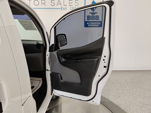 Used 2017 Nissan NV200 S image 53