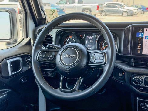 Used 2024 Jeep Wrangler Unlimited Sport AWD/4WD image 15