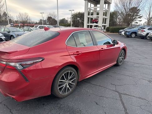 Used 2021 Toyota Camry SE image 5