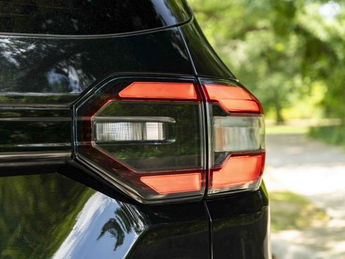 Used 2024 Honda Pilot Touring image 13