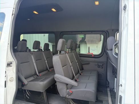 Used 2024 Mercedes-Benz Sprinter 2500 image 24