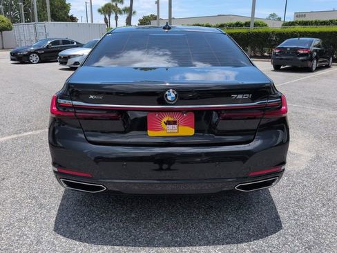 Used 2022 BMW 750i xDrive w/ Luxury Rear Seating Package AWD/4WD image 5