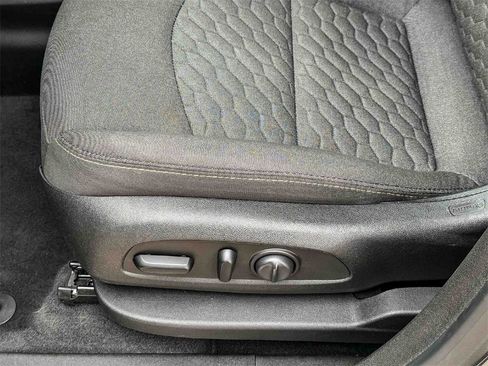 Used 2019 Chevrolet Equinox LT image 15