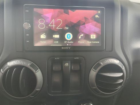 Used 2013 Jeep Wrangler Sport AWD/4WD image 24