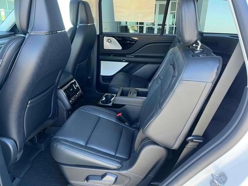 Used 2025 Lincoln Aviator Reserve w/ Equipment Group 201A AWD/4WD image 9