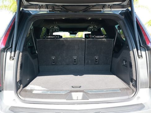 Used 2023 Cadillac Escalade ESV Sport Platinum w/ Heavy-Duty Trailer Package AWD/4WD image 44