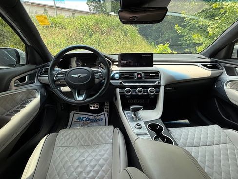 Used 2023 Genesis G70 3.3T w/ Sport Prestige Package RWD image 10