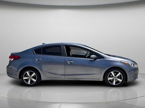 Used 2018 Kia Forte S FWD image 5
