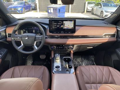 Used 2025 Mitsubishi Outlander SEL