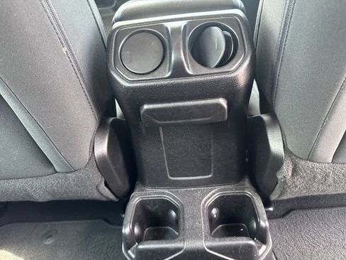 Used 2018 Jeep Wrangler Unlimited Sport AWD/4WD image 31
