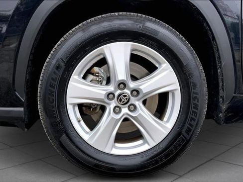 Certified 2024 Toyota Highlander LE image 11