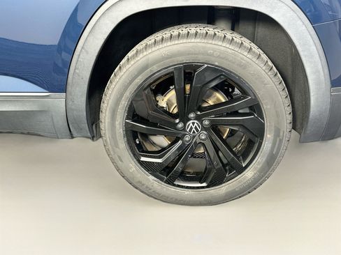 Used 2022 Volkswagen Atlas SE w/ Panoramic Sunroof Package FWD image 11