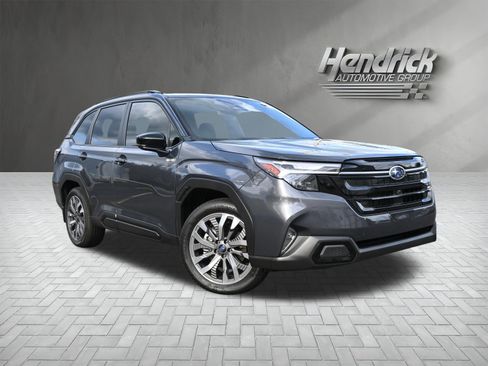 Used 2025 Subaru Forester Touring image 2